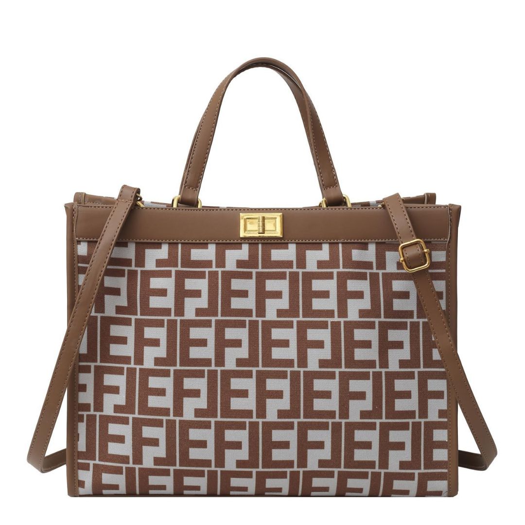 Douceur de Velours Handbag