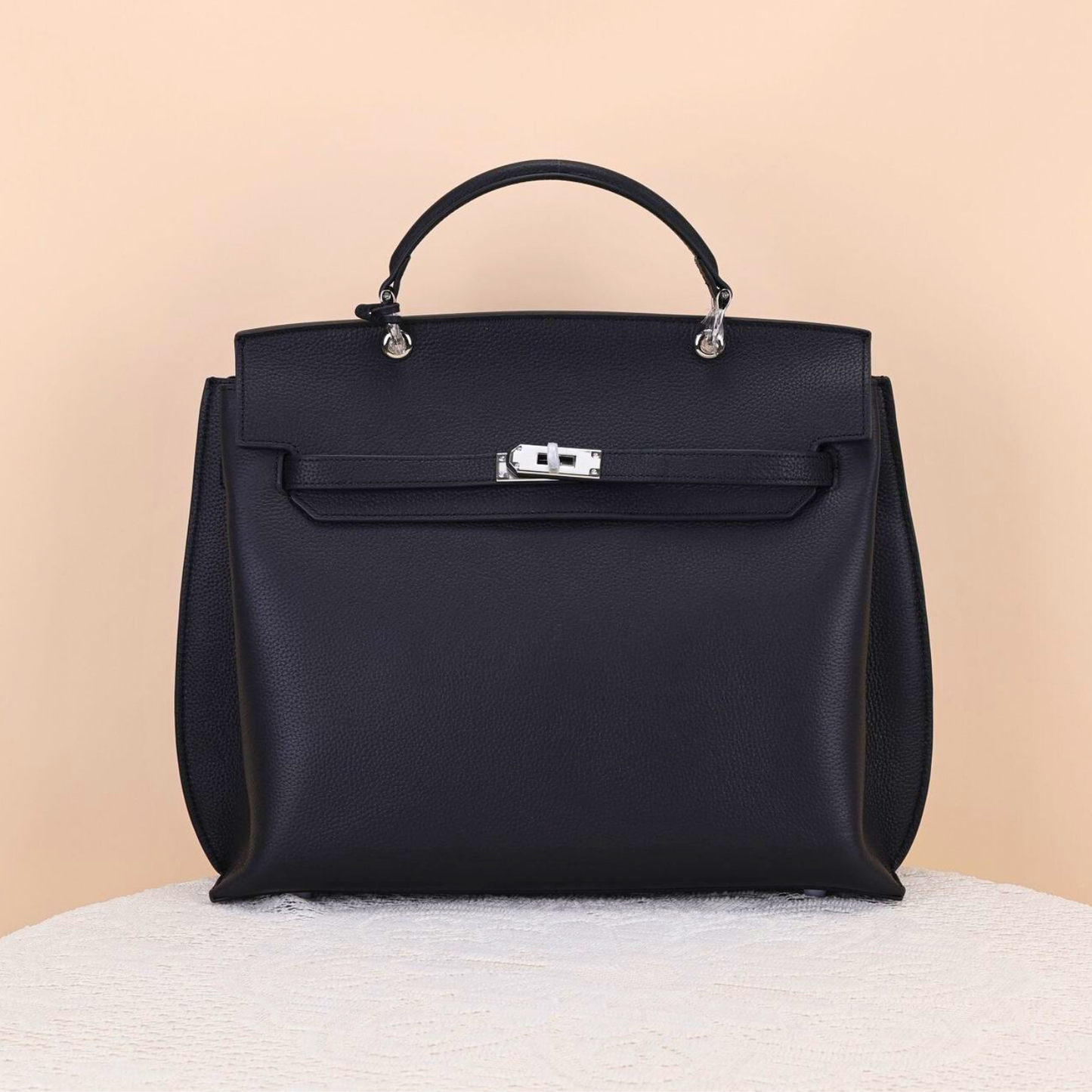 Léonie Noble Handbag