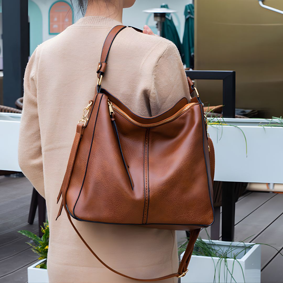 Lumineuse Belle Handbag