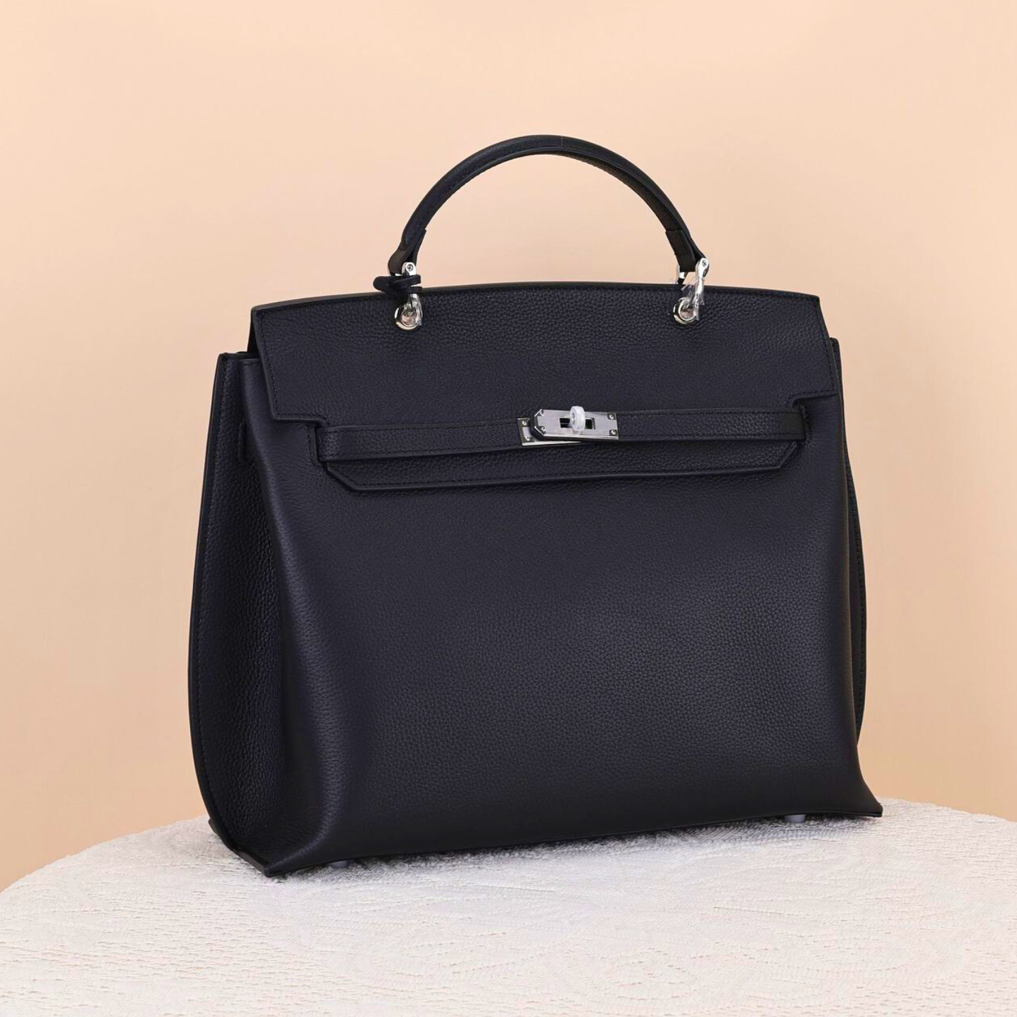 Léonie Noble Handbag