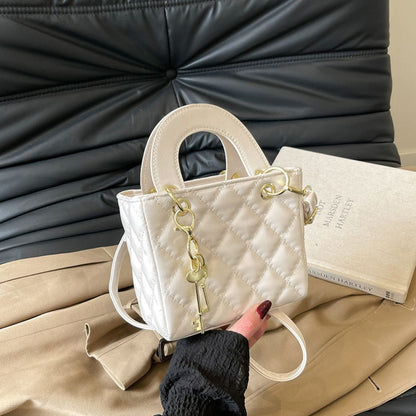 Ornement de Reine Handbag