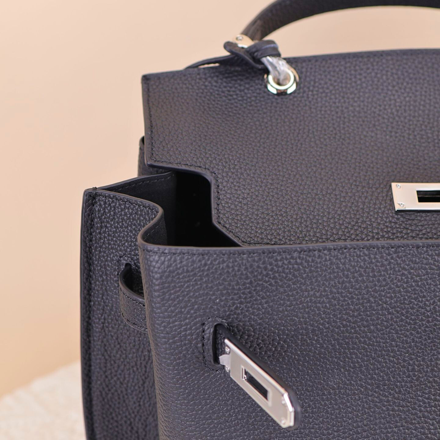 Léonie Noble Handbag