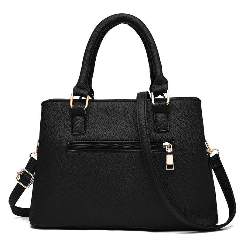 Elizabeth Shoulder Bag